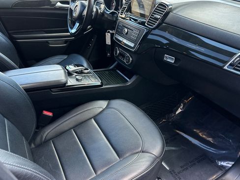 Used 2017 Mercedes-Benz GLS 550 4MATIC image 32