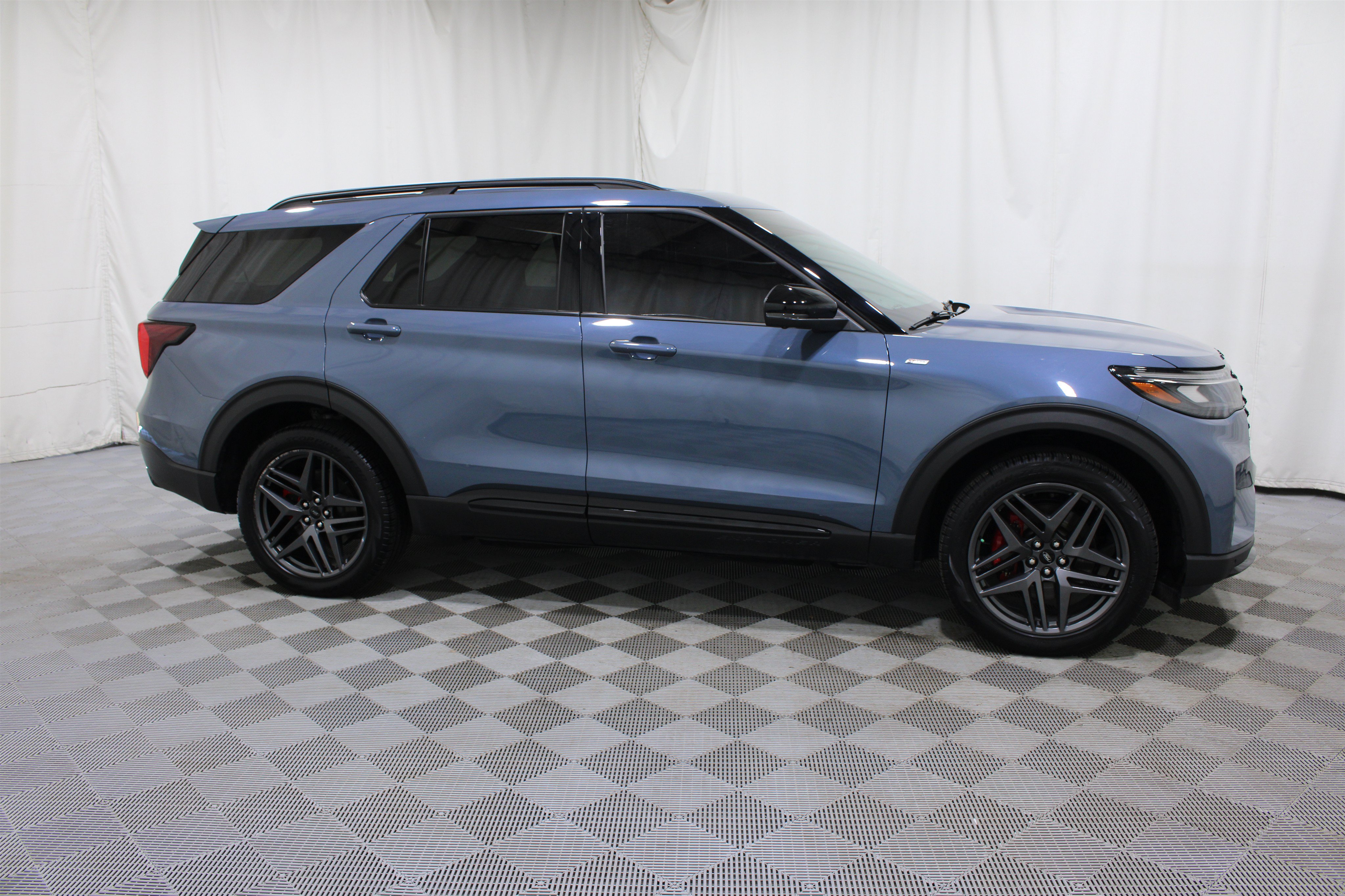 Used 2025 Ford Explorer ST-Line w/ Premium Package AWD/4WD image 33