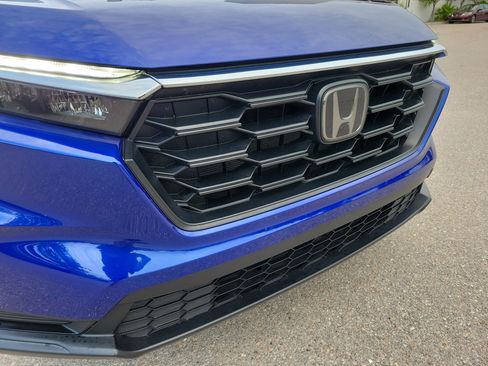 Used 2025 Honda CR-V LX image 12