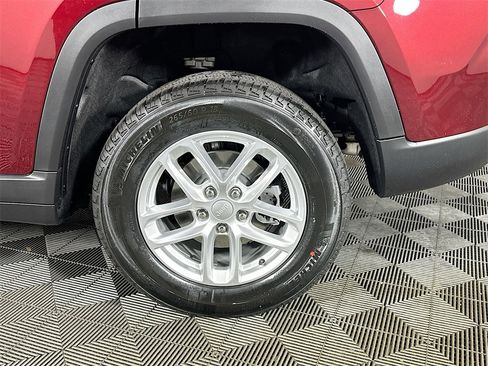 New 2025 Jeep Grand Cherokee Laredo X w/ Luxury Tech Group I image 16