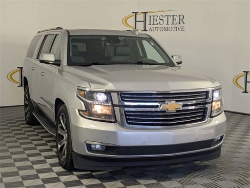 Used 2017 Chevrolet Suburban Premier image 2