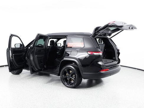 Used 2024 Jeep Grand Cherokee L Altitude AWD/4WD image 12