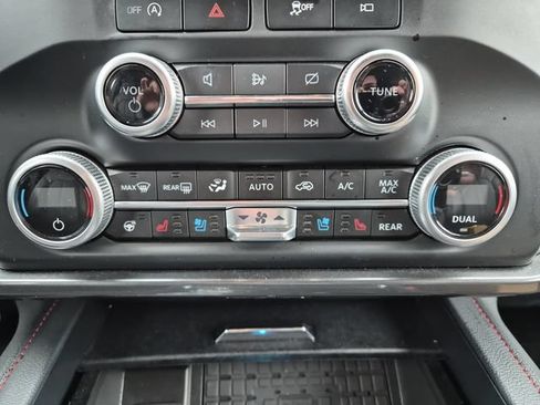 Certified 2024 Ford Expedition Limited AWD/4WD image 17