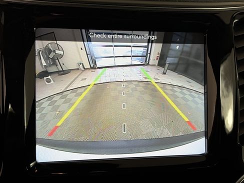 Used 2022 Jeep Cherokee Limited image 24