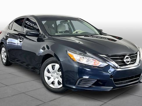 Used 2016 Nissan Altima 2.5 S w/ Power Driver Seat Package image 3