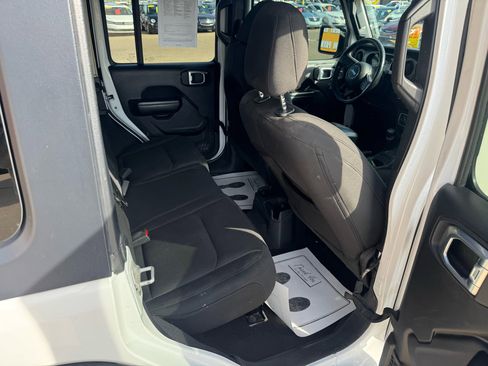 Used 2021 Jeep Wrangler Unlimited Sport w/ Technology Group image 13
