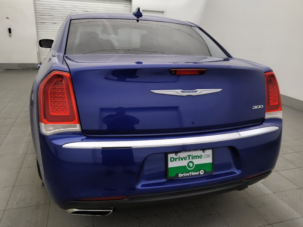 Used 2021 Chrysler 300 Touring RWD image 6