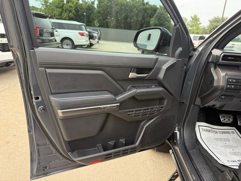 Used 2024 Toyota Tacoma TRD Sport AWD/4WD image 8