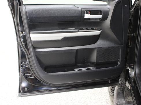 Used 2021 Toyota Tundra SR5 w/ SR5 Leather Package AWD/4WD image 13