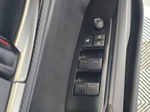 Used 2025 Toyota Camry SE image 20