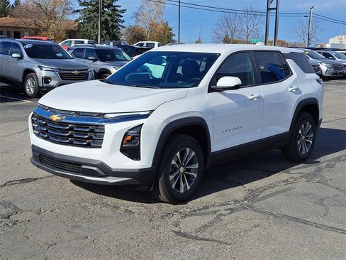 New 2026 Chevrolet Equinox LT w/ Convenience Package II image 2