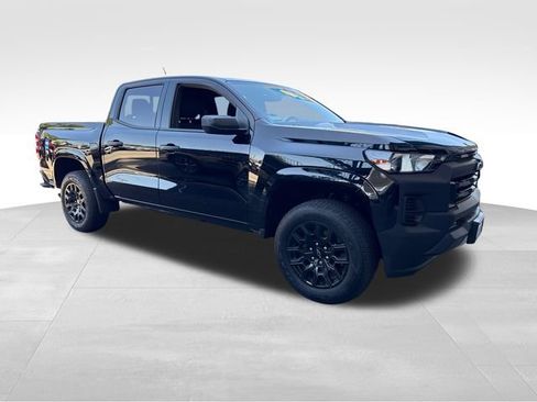 Used 2026 Chevrolet Colorado W/T w/ WT Custom Package RWD image 7
