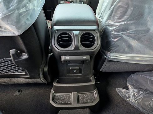 New 2026 Jeep Wrangler Unlimited Rubicon image 10