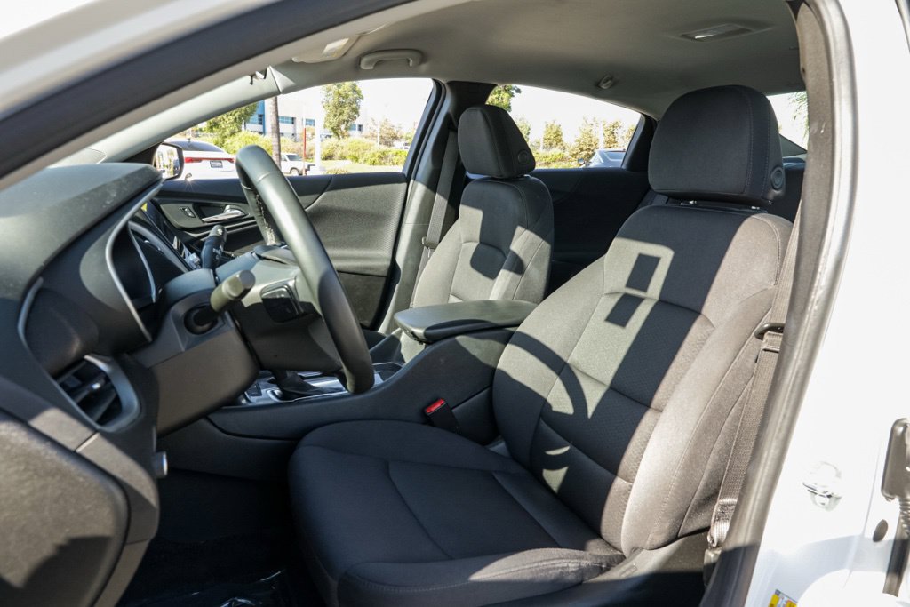 Used 2025 Chevrolet Malibu RS FWD image 18