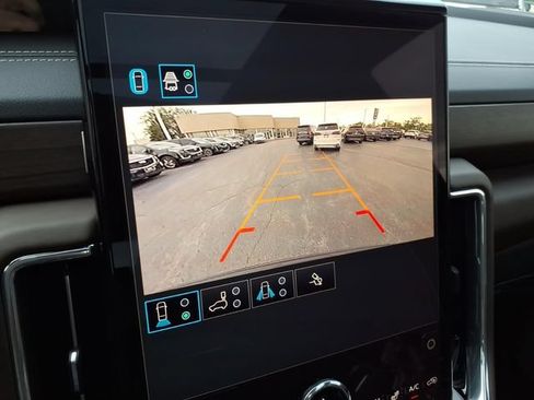Used 2025 GMC Yukon Denali Ultimate AWD/4WD image 33