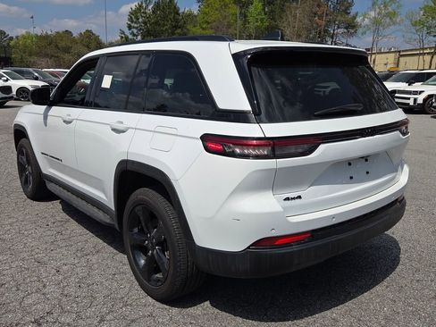Used 2024 Jeep Grand Cherokee Altitude AWD/4WD image 10