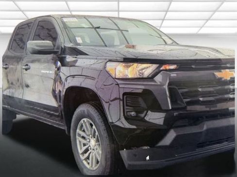 Used 2024 Chevrolet Colorado LT w/ LT Convenience Package II image 1