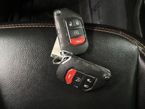 Used 2022 Jeep Gladiator Mojave w/ Cold Weather Group image 41