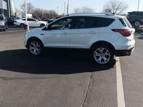 Used 2019 Ford Escape Titanium image 8