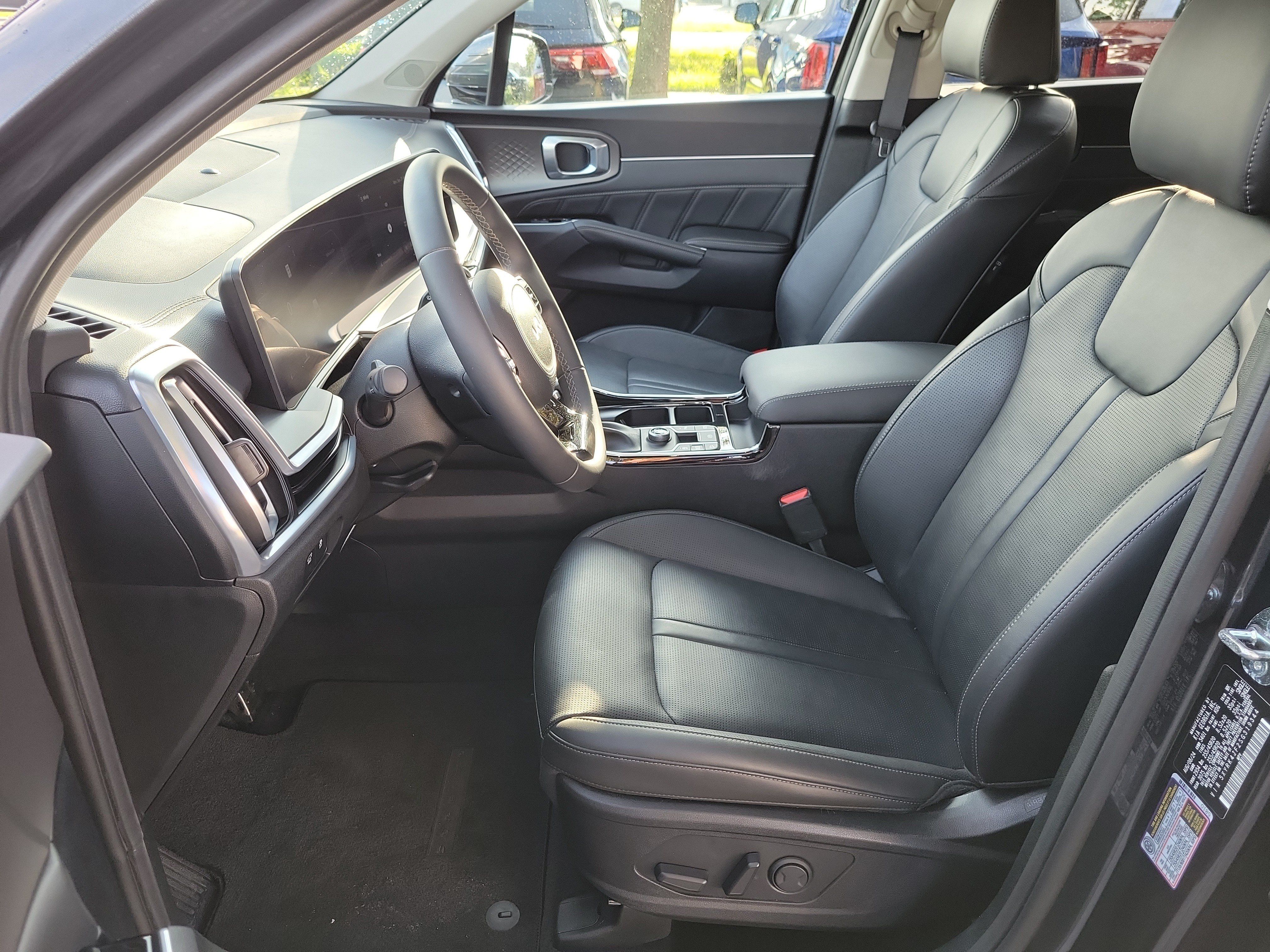 Certified 2025 Kia Sorento SX FWD image 21