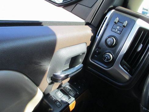 Used 2016 GMC Sierra 1500 SLE w/ SLE Value Package image 23