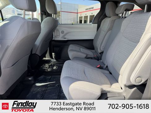 Certified 2025 Toyota Sienna LE FWD image 7