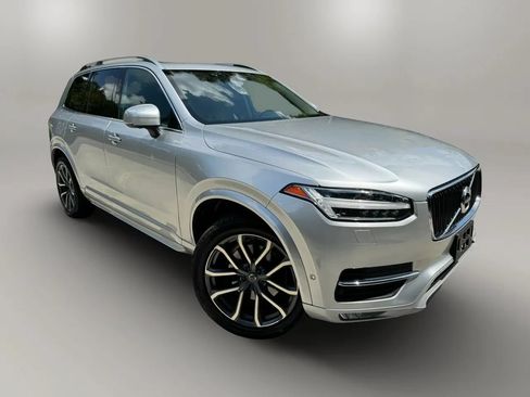 Used 2017 Volvo XC90 T6 Momentum w/ Vision Package AWD/4WD image 12