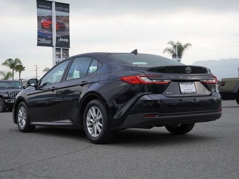 Used 2025 Toyota Camry LE image 6