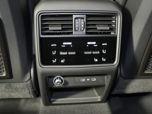 New 2026 Porsche Cayenne Coupe AWD/4WD image 36