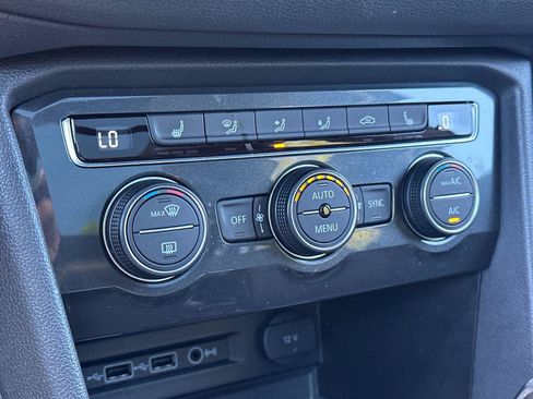 Used 2019 Volkswagen Tiguan SEL FWD image 21