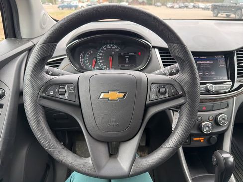 Used 2022 Chevrolet Trax LS w/ Tint and Cruise Package AWD/4WD image 16