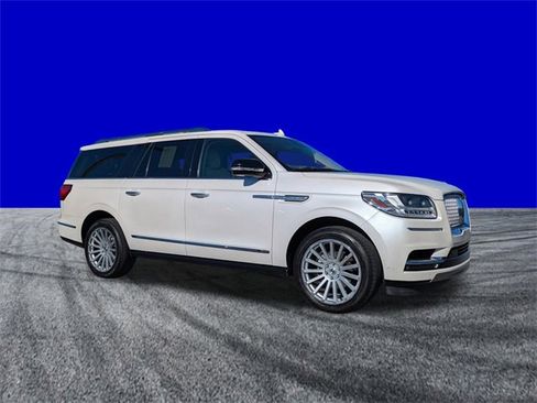 Used 2019 Lincoln Navigator L Reserve image 2