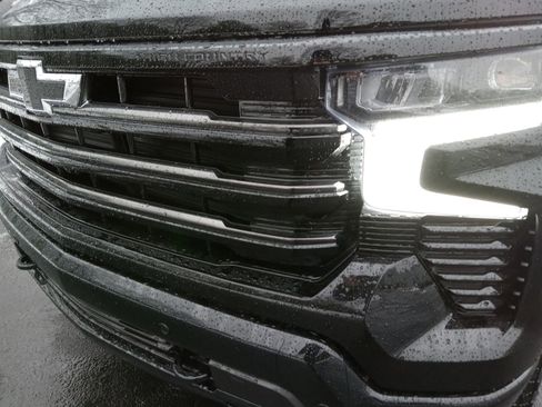 Used 2025 Chevrolet Silverado 1500 High Country w/ Midnight Edition image 7