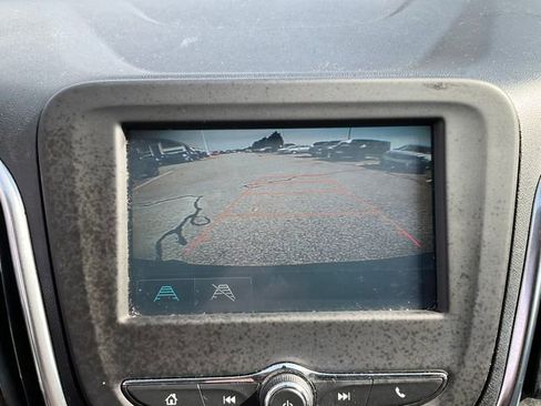 Used 2018 Chevrolet Equinox LT image 14