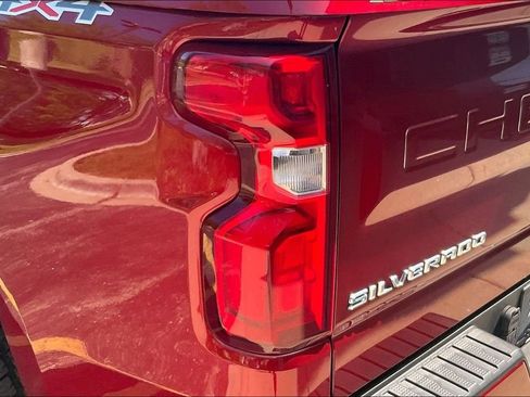 Used 2022 Chevrolet Silverado 1500 Custom AWD/4WD image 33