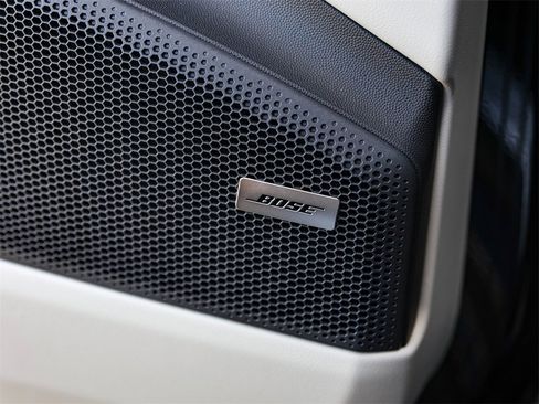 New 2025 Porsche Macan 4 Electric image 29