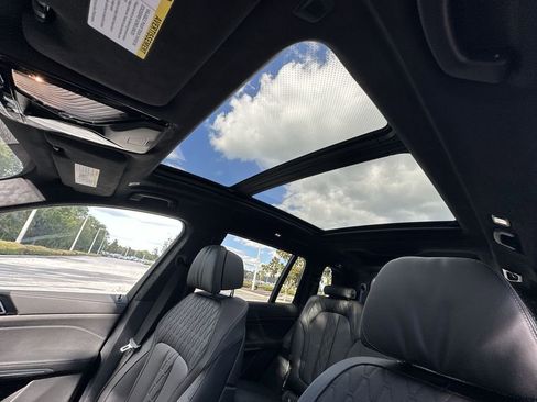 New 2026 BMW X7 M60i image 26