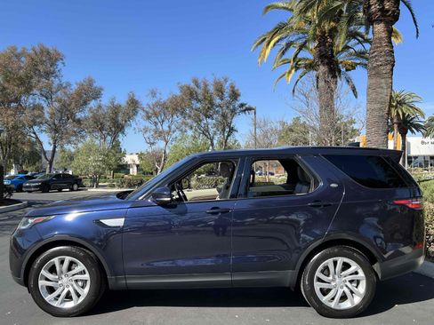 Used 2019 Land Rover Discovery HSE image 17