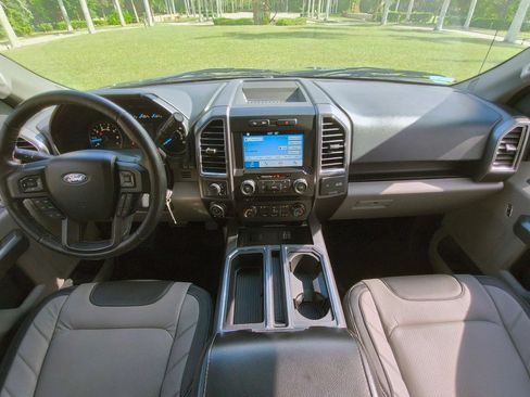 Used 2016 Ford F150 XLT w/ Equipment Group 302A Luxury AWD/4WD image 8