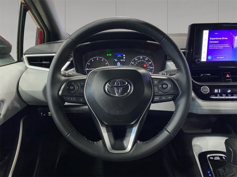 Used 2025 Toyota Corolla SE image 13