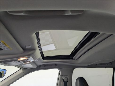 Certified 2024 Toyota Highlander XLE image 14