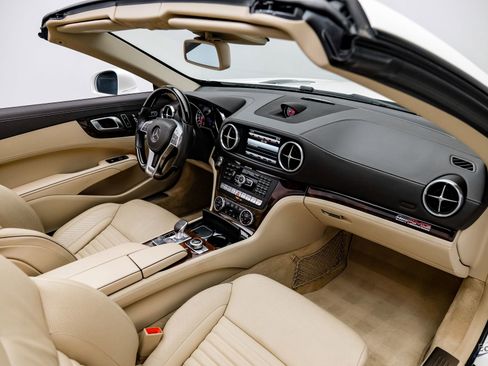 Used 2014 Mercedes-Benz SL 550 image 54