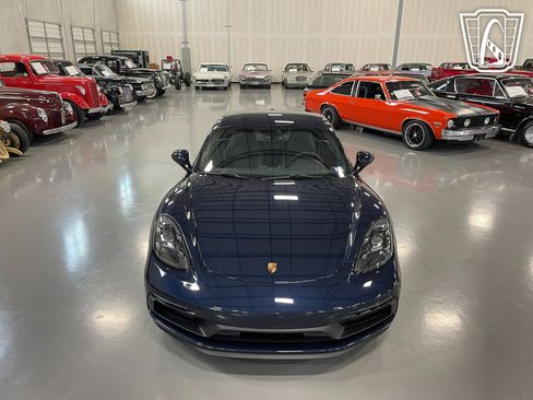 Used 2021 Porsche 718 Cayman GT4 image 2