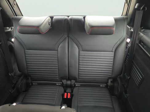 Used 2018 Land Rover Discovery HSE Luxury image 19