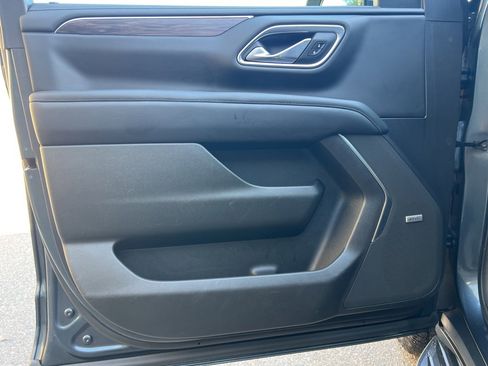 Used 2021 Chevrolet Suburban LT w/ LT Signature Package image 10