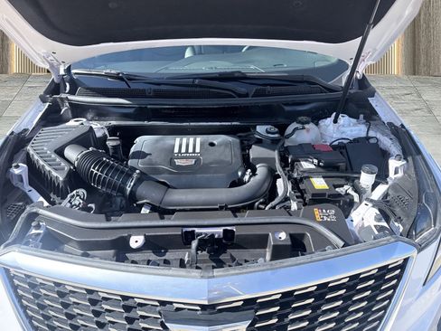 Used 2025 Cadillac XT5 Premium Luxury image 11