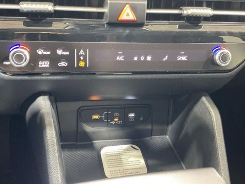 New 2026 Kia Sportage EX FWD image 17
