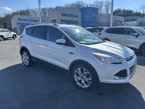 Used 2016 Ford Escape Titanium image 3