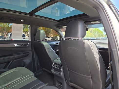 Used 2024 Volkswagen Atlas Cross Sport SEL R-Line image 12