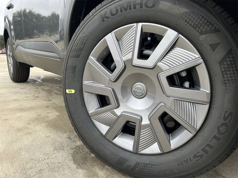 New 2026 Nissan Kicks S image 7